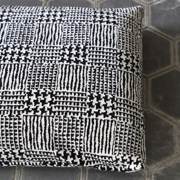 Designers Guild Queluz Noir