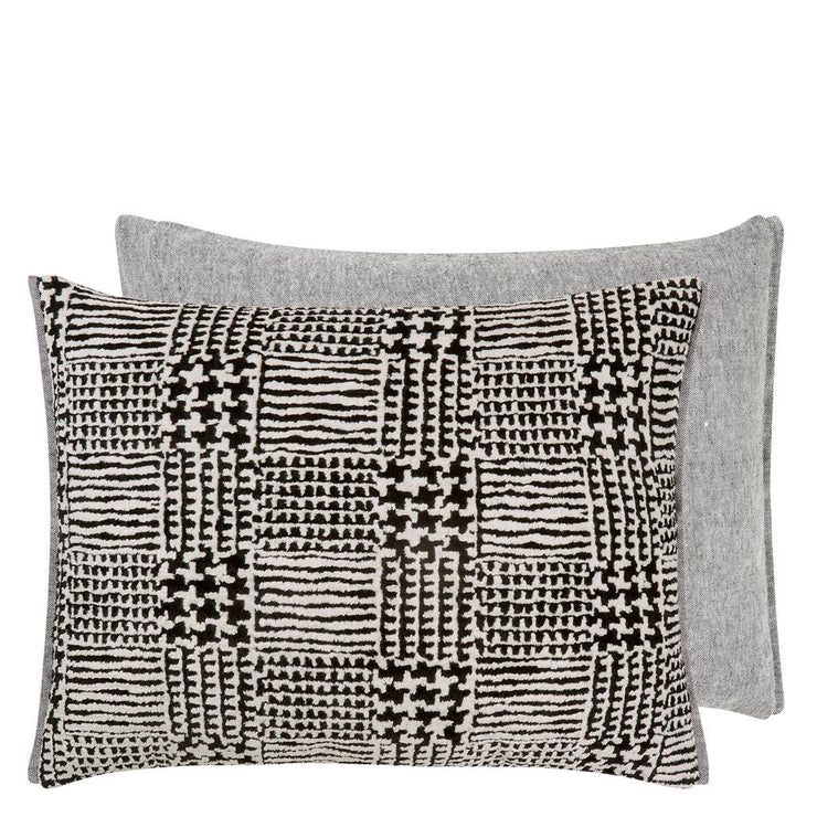 Queluz Noir Cushion