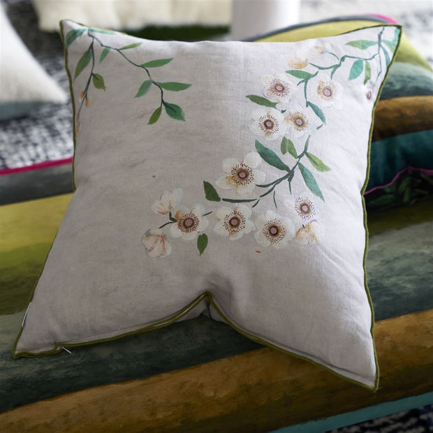 Designers Guild Porcelaine De Chine Cameo Linen Cushion