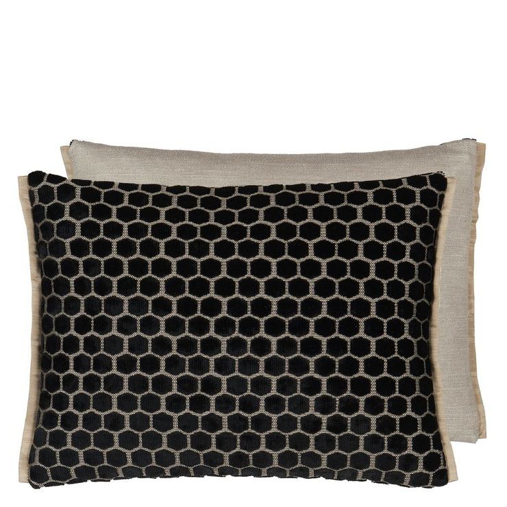 Jabot Noir Cushion