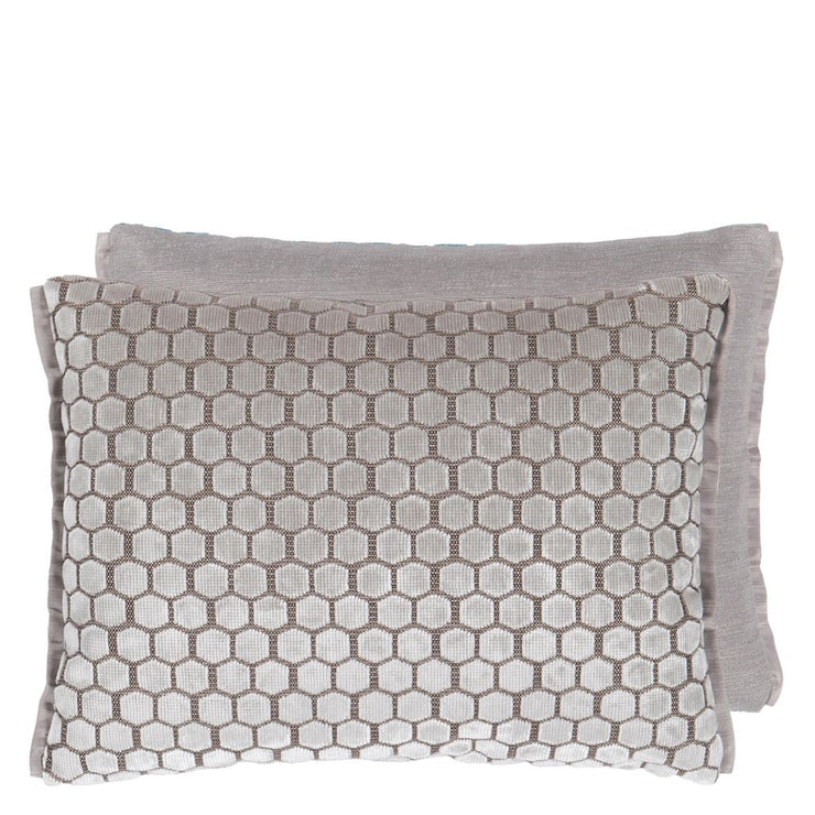 Jabot Oyster Cushion