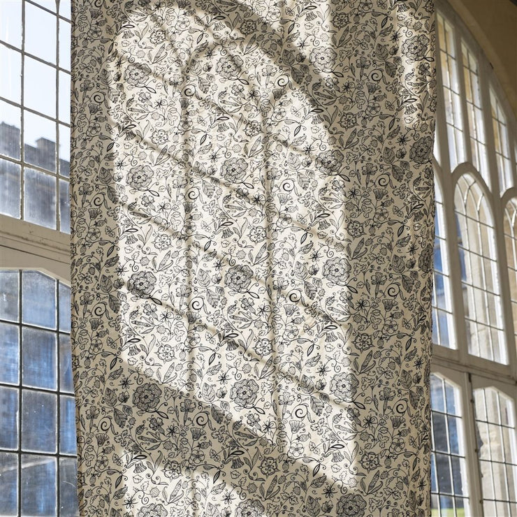 Royal Collection Tudor Rose - Ebony