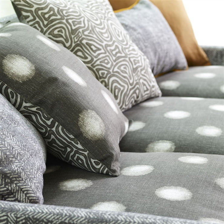 William Yeoward Chesari - Biscuit