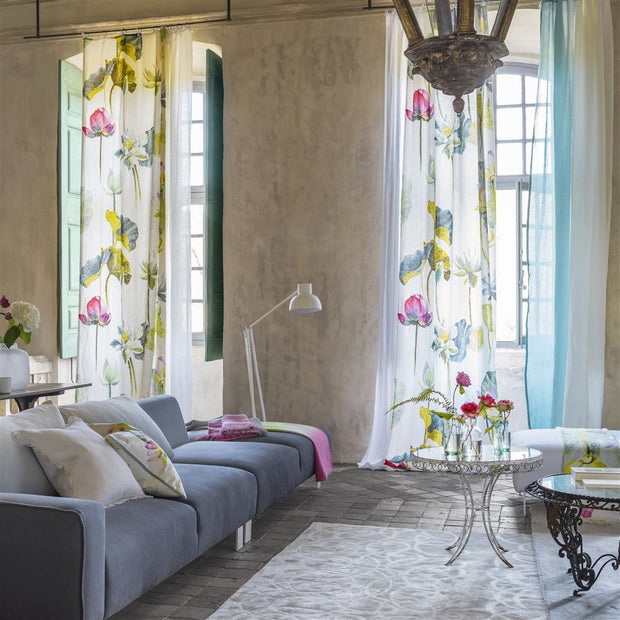 Designers Guild Nymphaea - Camellia