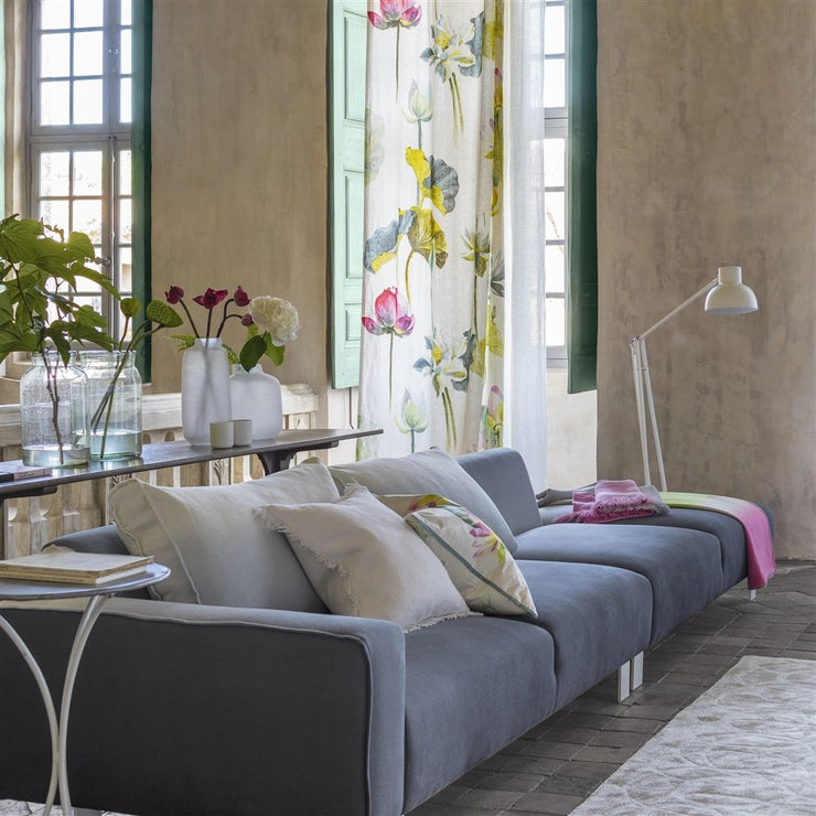 Designers Guild Nymphaea - Camellia